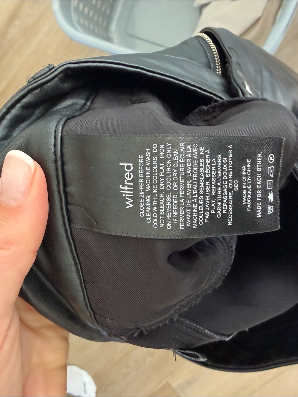 Wilfred Black Faux Leather Pants - Picture 5 of 7